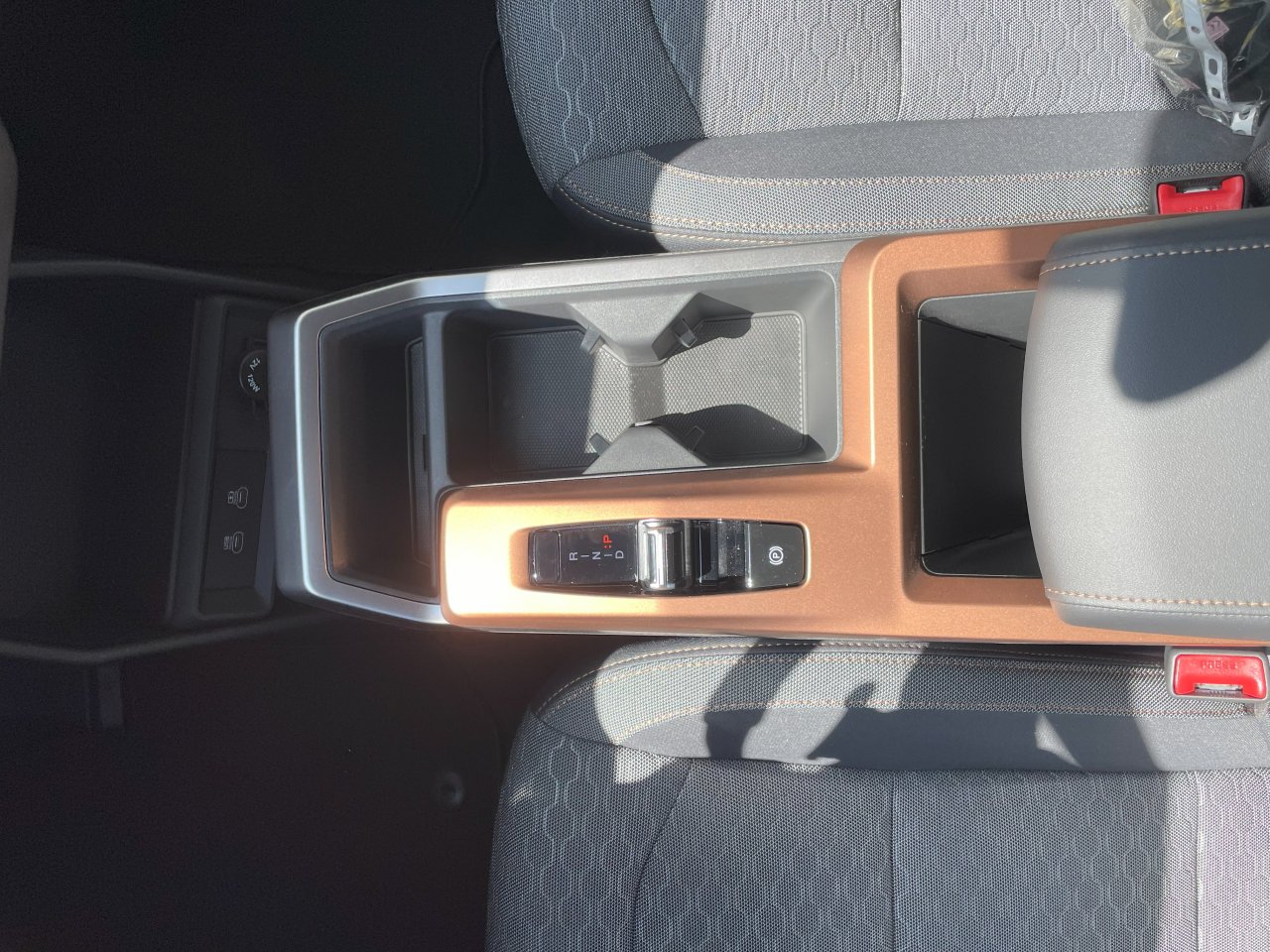 TORRES EVX 73.4 Elektromotor / FWD / Béžová / záruka 7 let nebo 150.000 km / č. obj. 59596